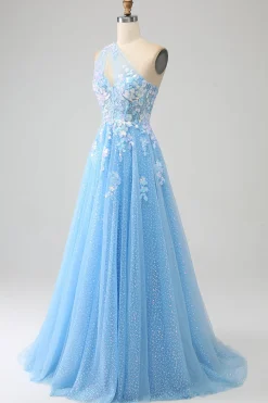 Impressionante uma linha de um ombro azul claro longo vestido de baile de tule com apliques