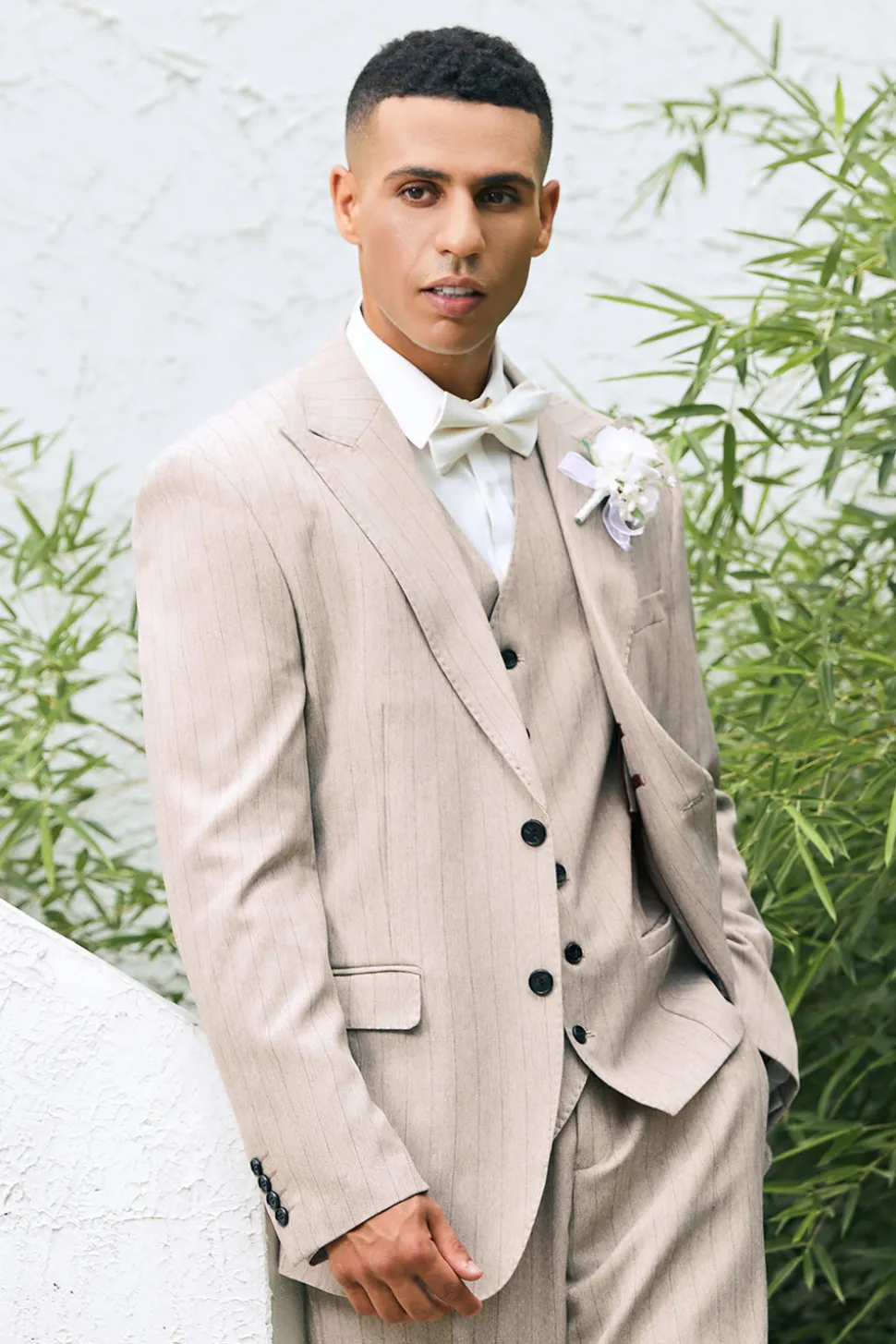 Ivory Peak Lapel Pinstripe Single Breasted 3 peças ternos de casamento masculino