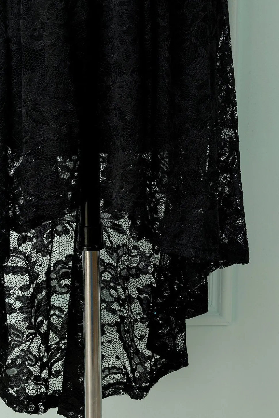 Laço preto assimétrico
