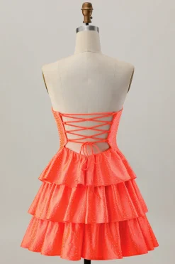 Laranja Strapless Tiered Uma linha cortada Homecoming Dress com frisos