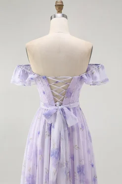 Lavanda Floral babado fora do ombro Um vestido de dama de honra linha