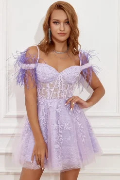 Lavanda fora ombro vestido de Cocktail com penas