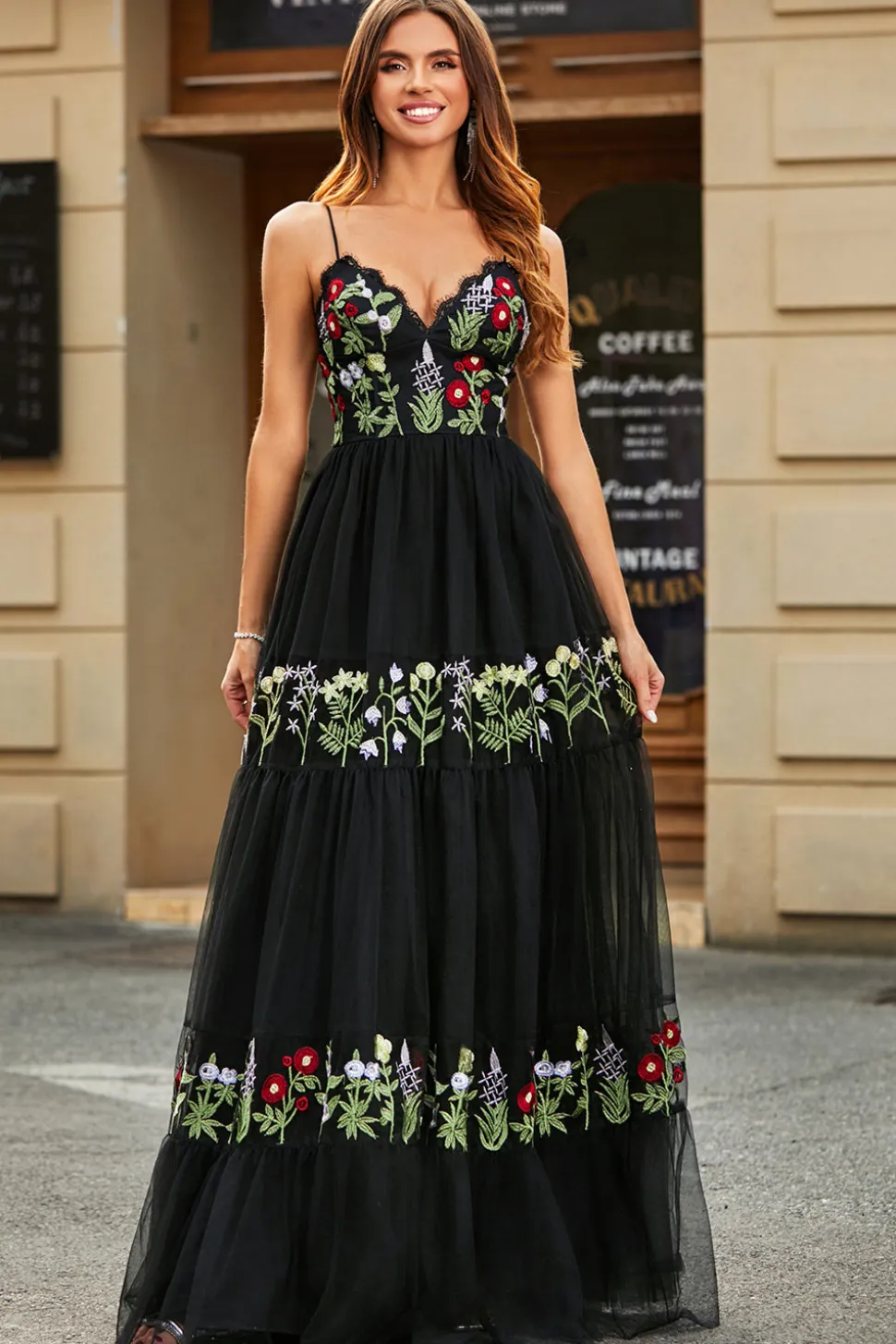 Lindo A Line Spaghetti Straps Preto Long Prom Dress com Bordado