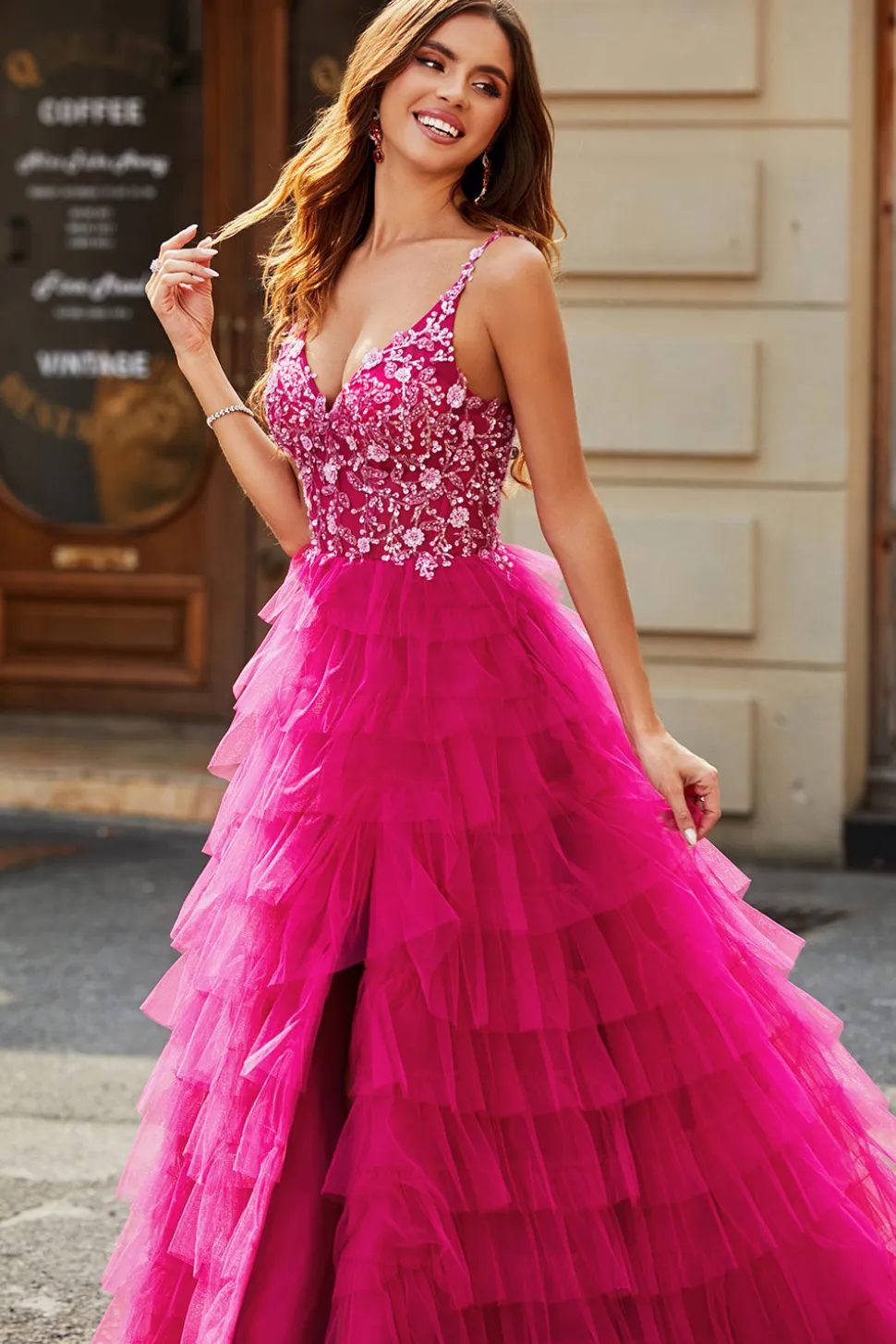 Lindo A Line Spaghetti Straps Fuchsia Long Prom Dress com Appliques Ruffles