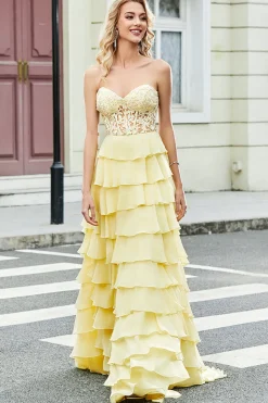 Lindo A Line Sweetheart Yellow Corset Prom Dress com Appliques Ruffles