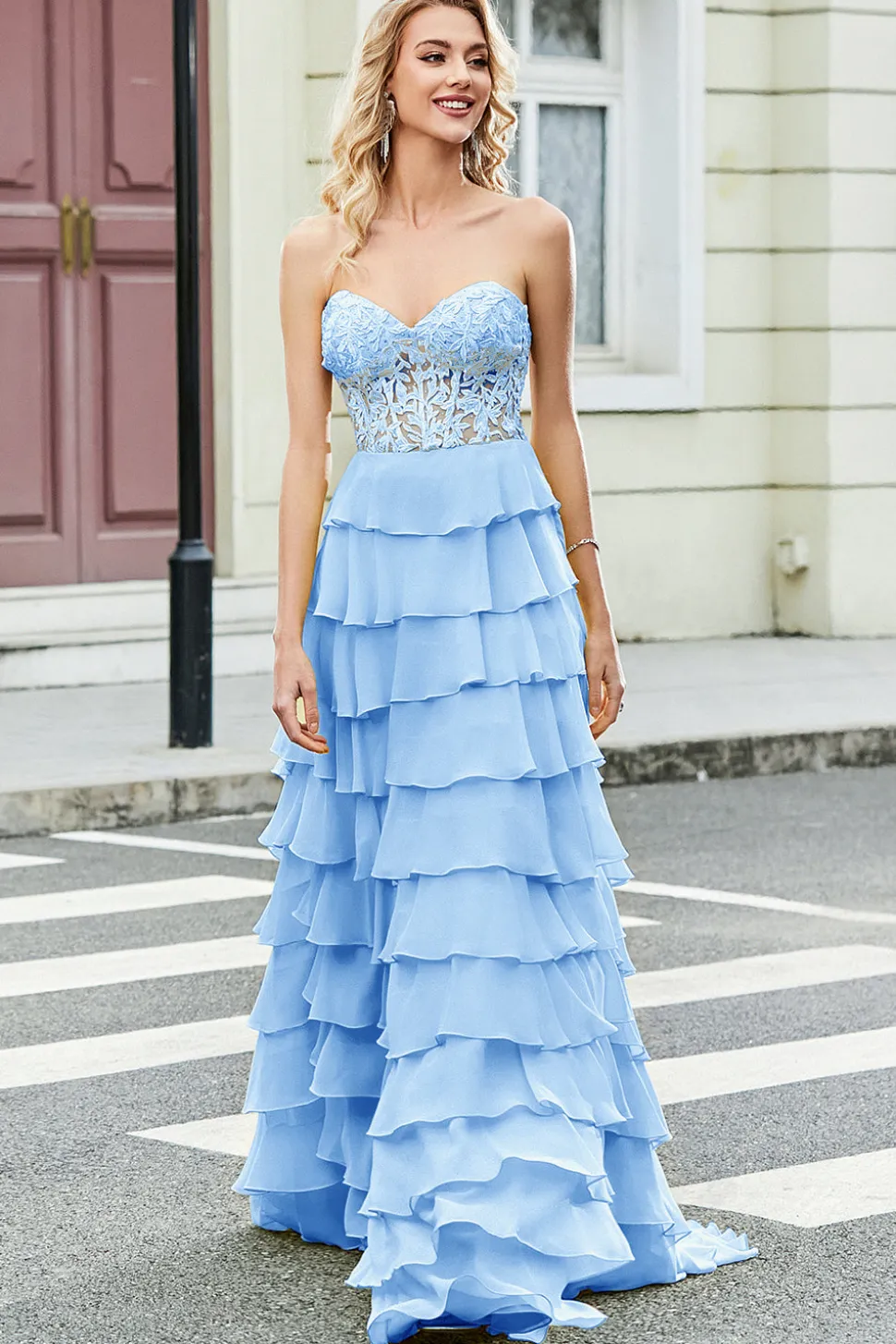 Lindo A Line Sweetheart Yellow Corset Prom Dress com Appliques Ruffles