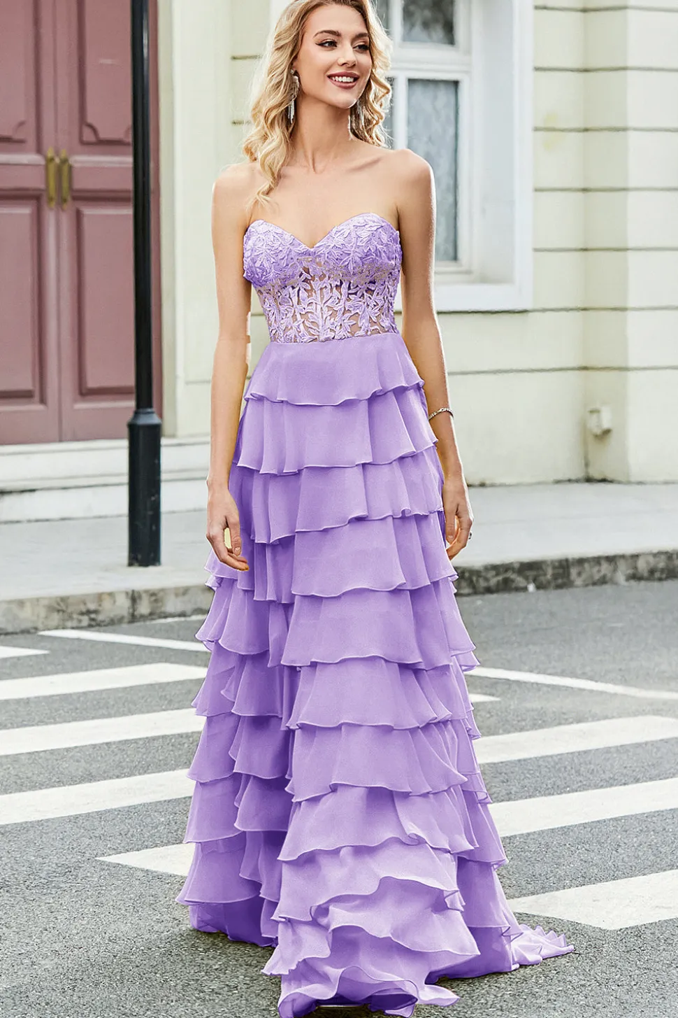 Lindo A Line Sweetheart Yellow Corset Prom Dress com Appliques Ruffles