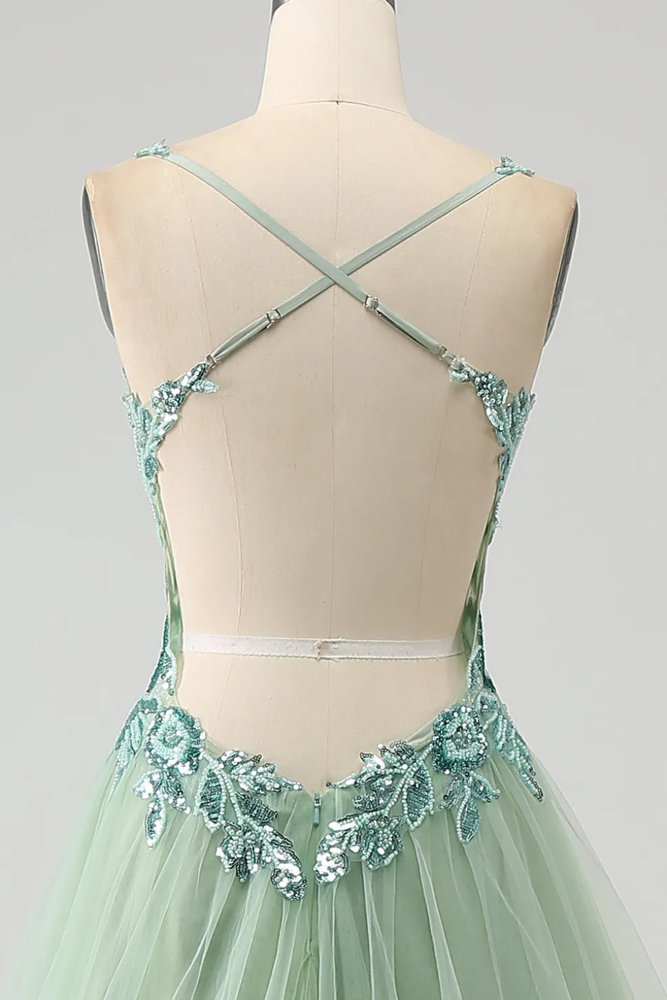 Lindo A Line V Neck Light Green Long Prom Dress com Appliques