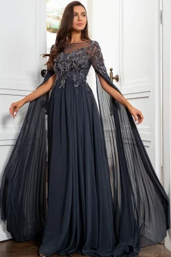 Lindo um vestido de mãe cinza escuro da linha com apliques