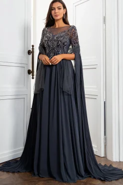 Lindo um vestido de mãe cinza escuro da linha com apliques