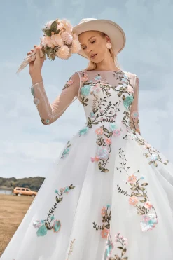 Lindo uma linha de tule mangas longas longo vestido de noiva de marfim com bordado