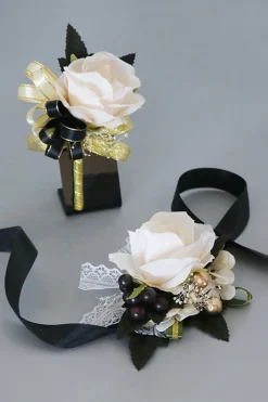 Luxo Preto Branco Homecoming Corsage Pulso e Conjunto Boutonniere Masculino