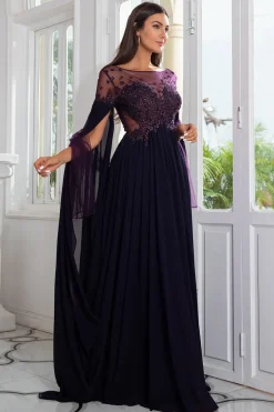 Luxuoso um vestido de mãe comprida bateau de linha com mangas compridas
