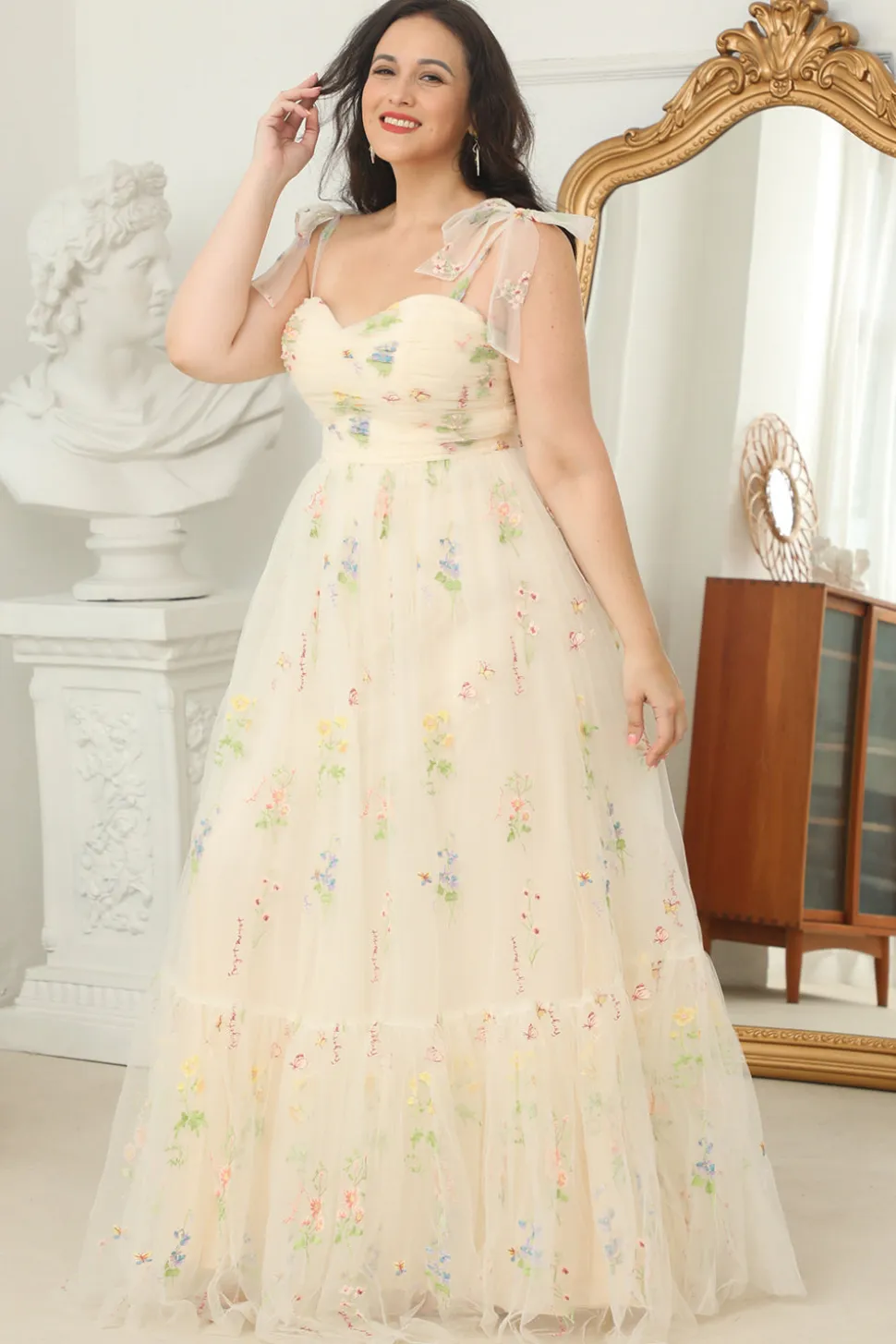 Mais tamanho champagne longo vestido de baile com bordado