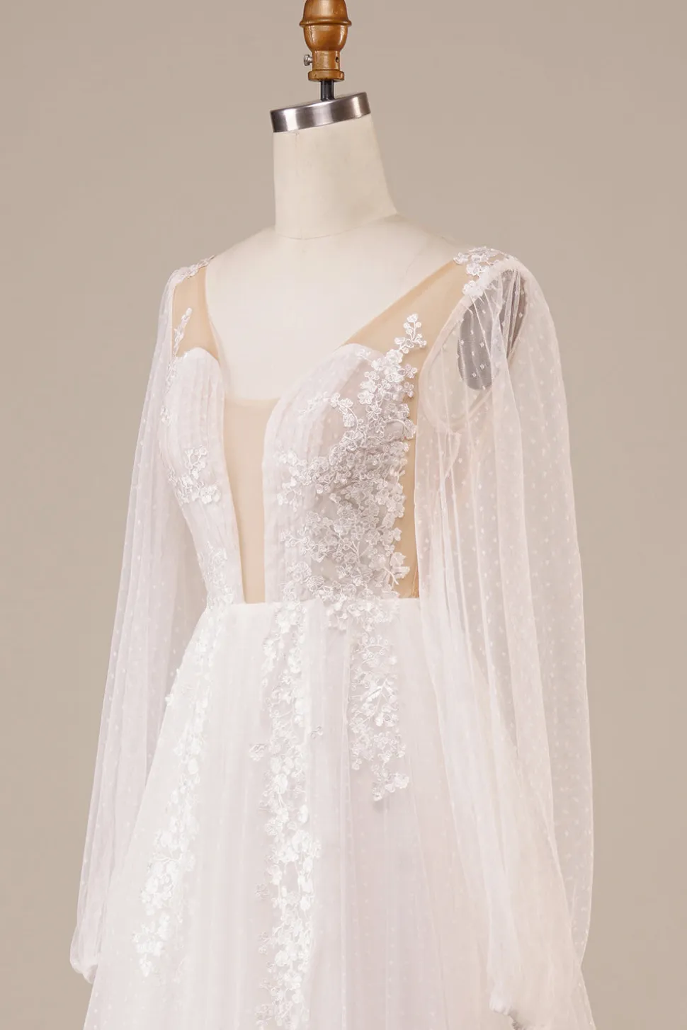 Mangas compridas abrem para trás vestido de noiva de marfim com apliques