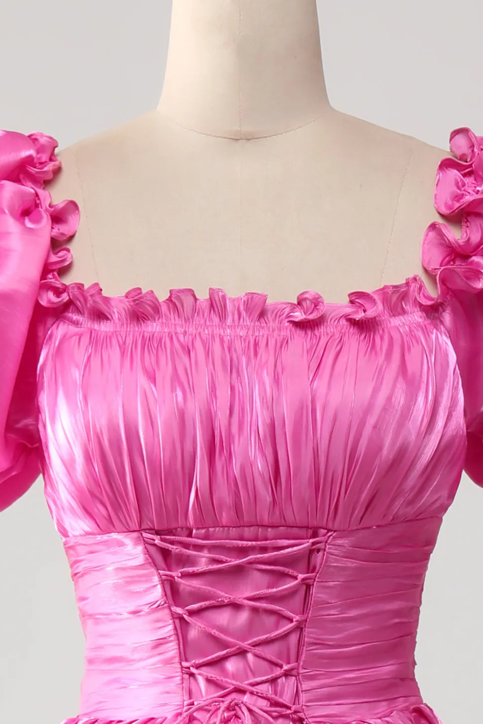 Mangas Puff Hot Pink Prom Dress com Folhos