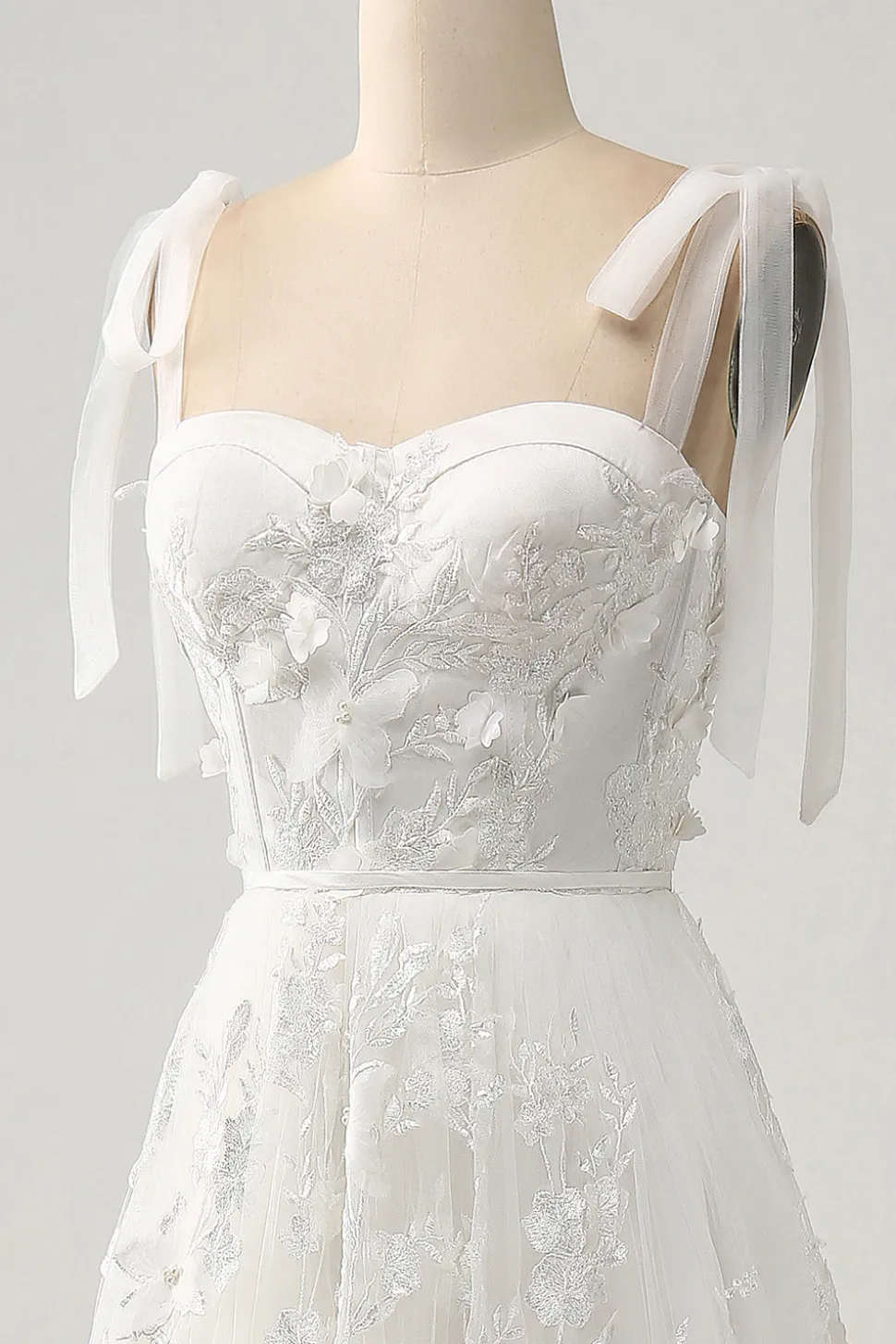 Marfim A-Line Espaghetti Correias Vestido de Noiva com Apliques
