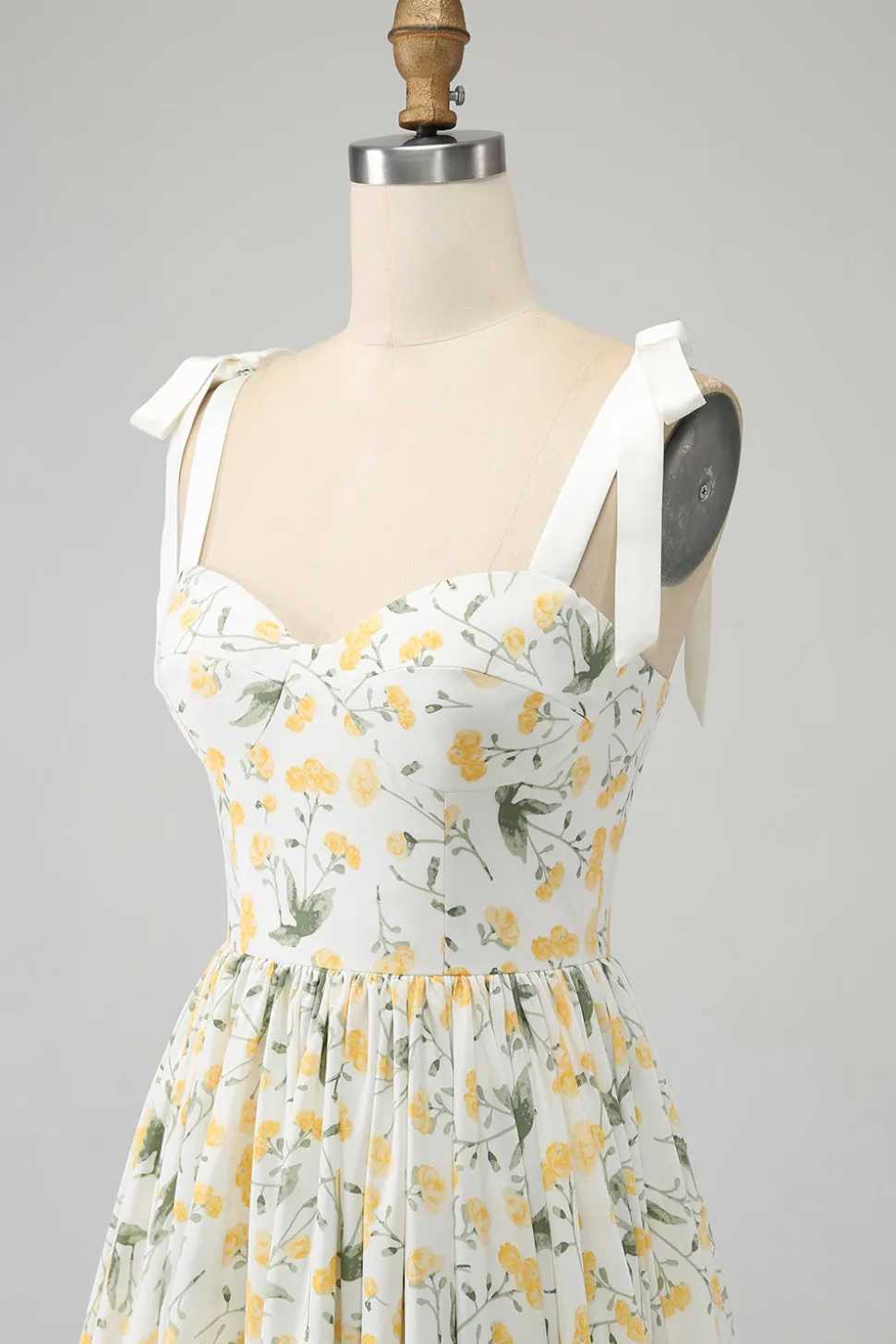 Marfim A-Line Floral Long Prom Dress