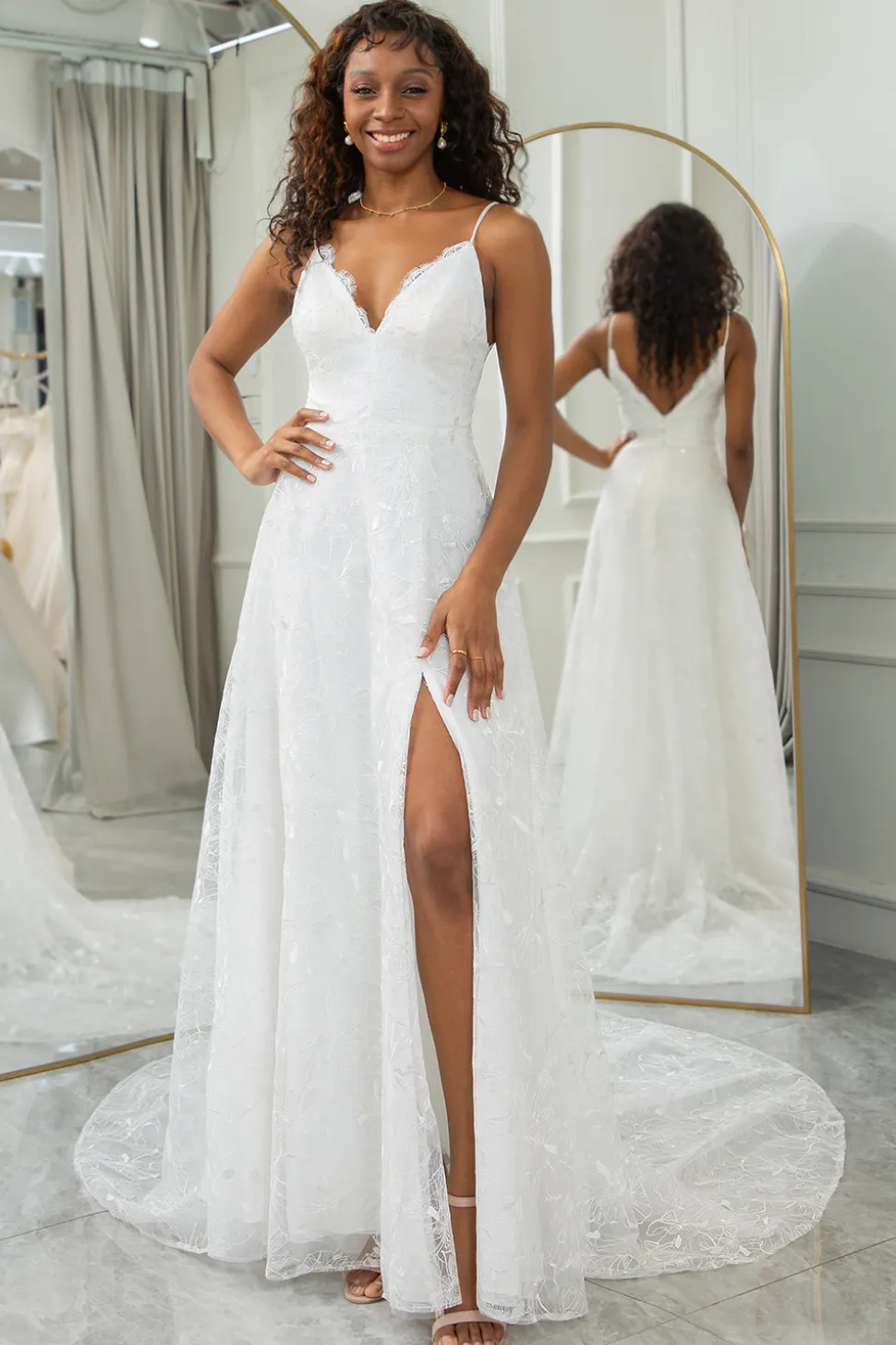 Marfim A-Line Sweep Train Vestido de Noiva de Renda com Fenda