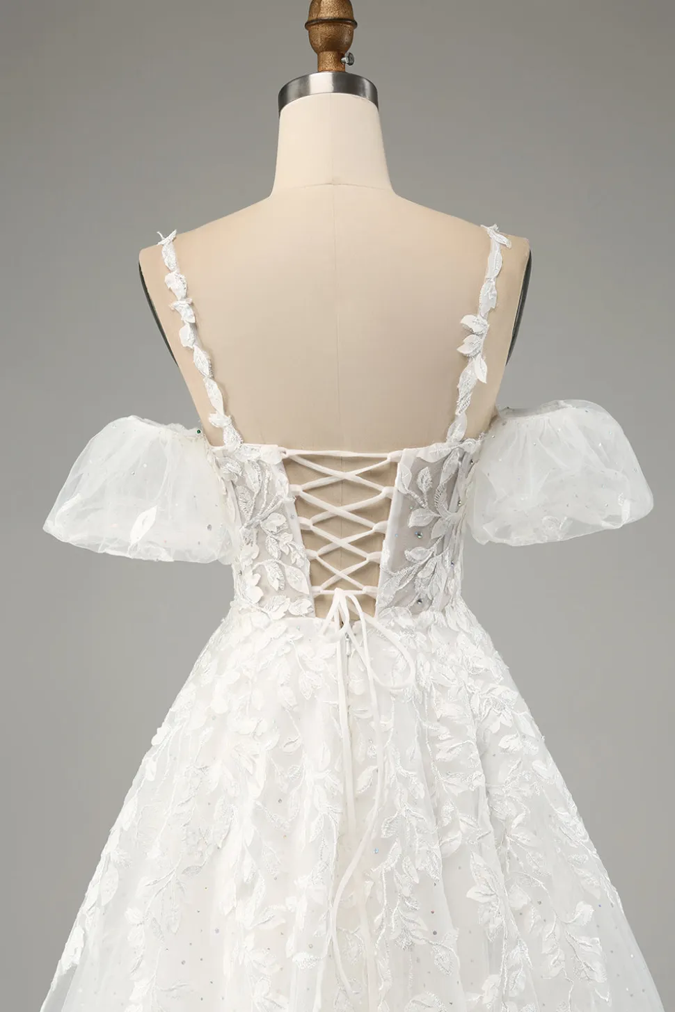 Marfim A-Line Tule Esparguete Correias Vestido de Noiva com Apliques