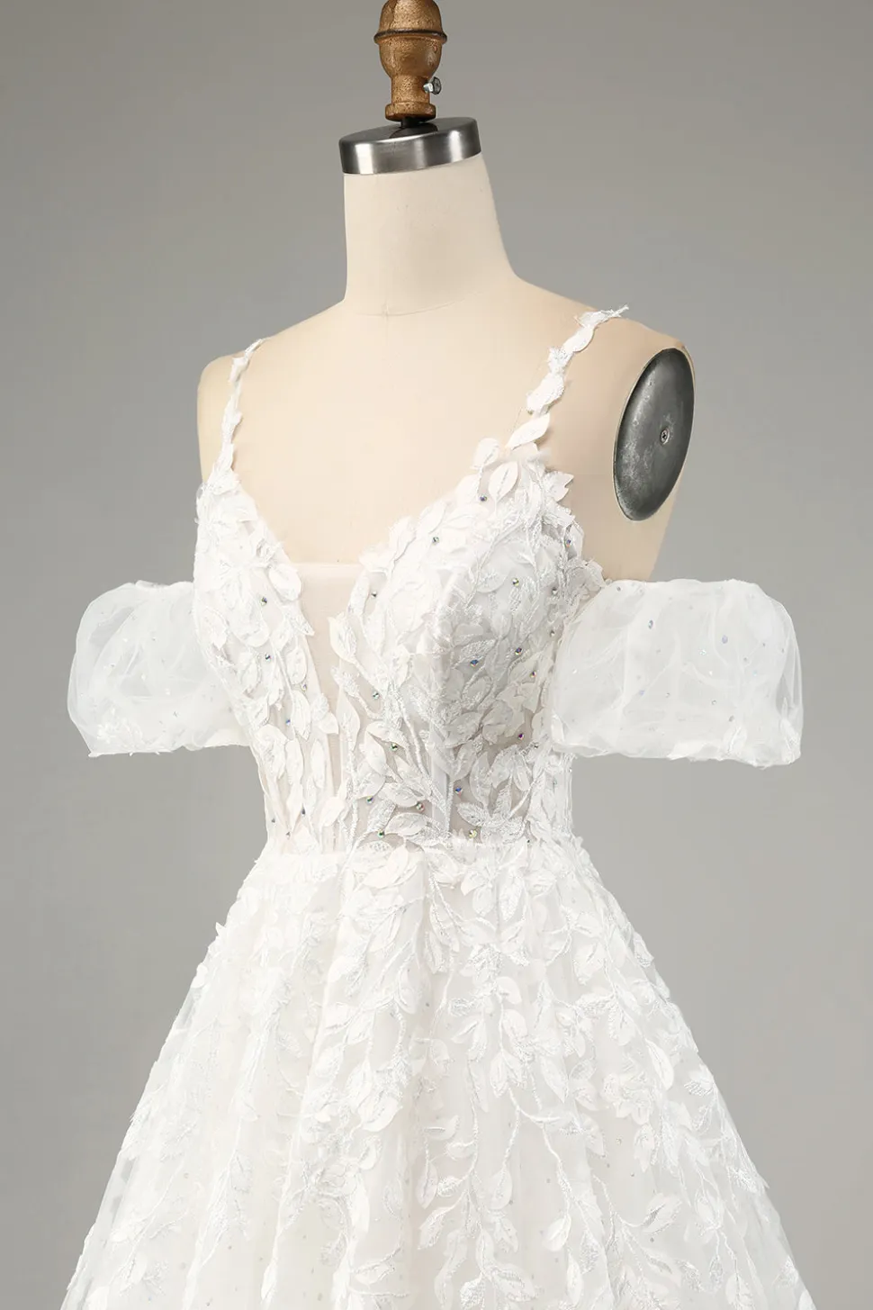 Marfim A-Line Tule Esparguete Correias Vestido de Noiva com Apliques