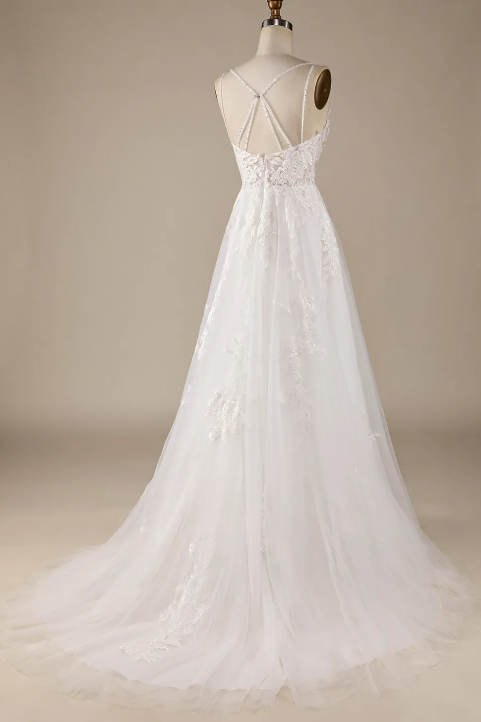 Marfim A-Line Tulle Criss-Cross Correias Volta Vestido de Noiva