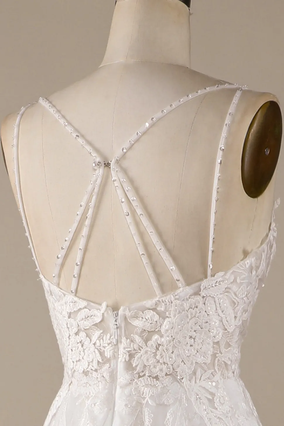 Marfim A-Line Tulle Criss-Cross Correias Volta Vestido de Noiva