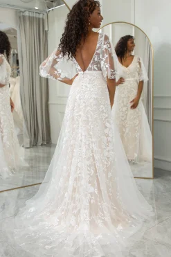 Marfim Batwing mangas renda varredura trem vestido de noiva
