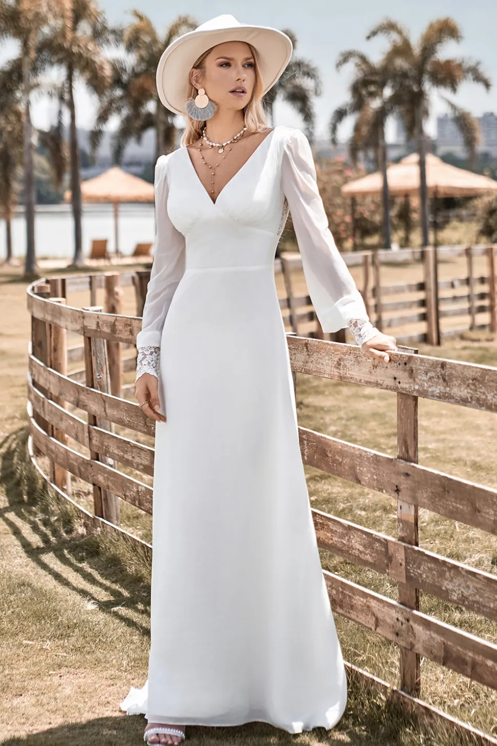 Marfim Boho bainha simples mangas longas vestido de noiva com renda