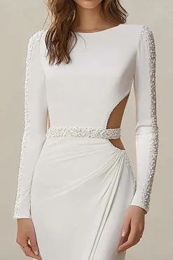 Marfim brilhante cortado vestido de noiva bainha