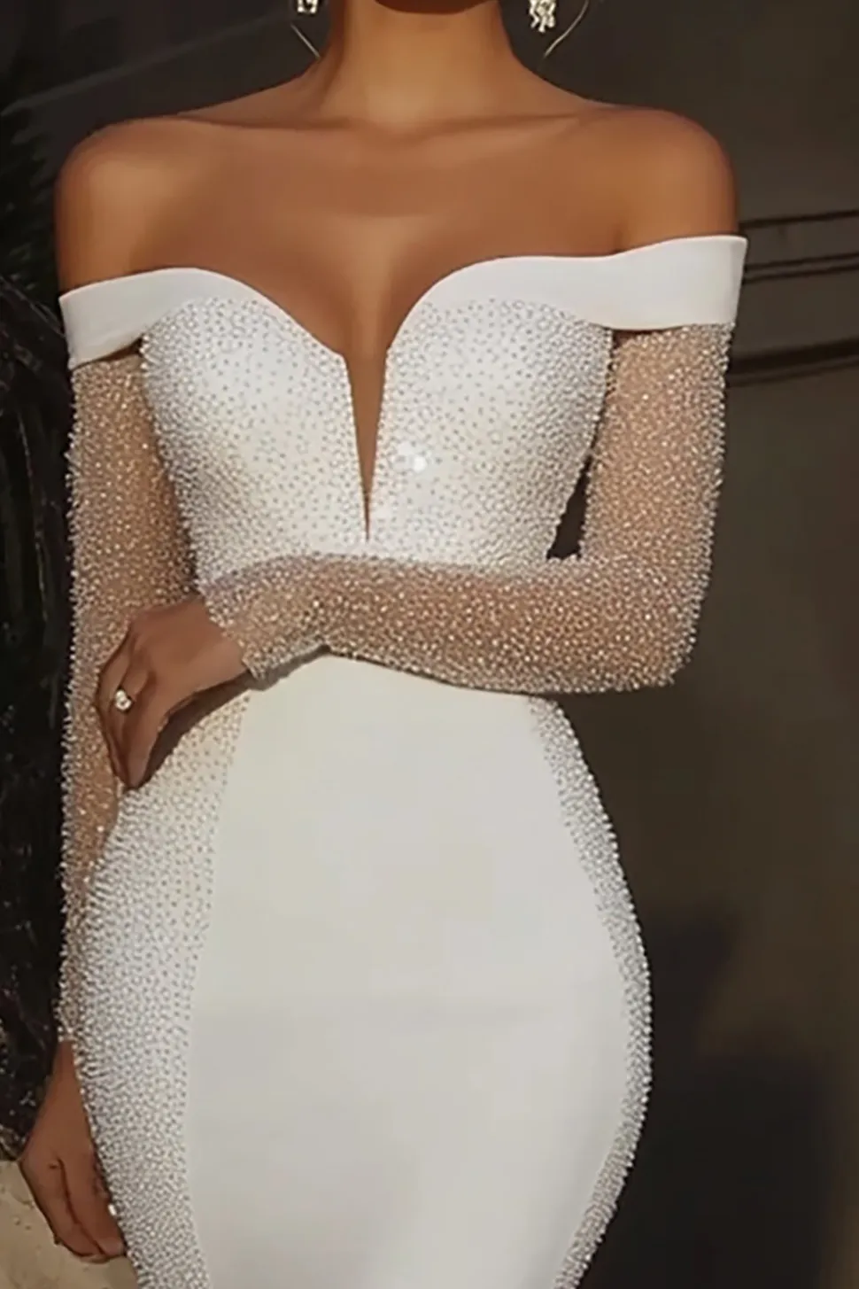 Marfim elegante fora do ombro sereia vestido de noiva longo com mangas compridas