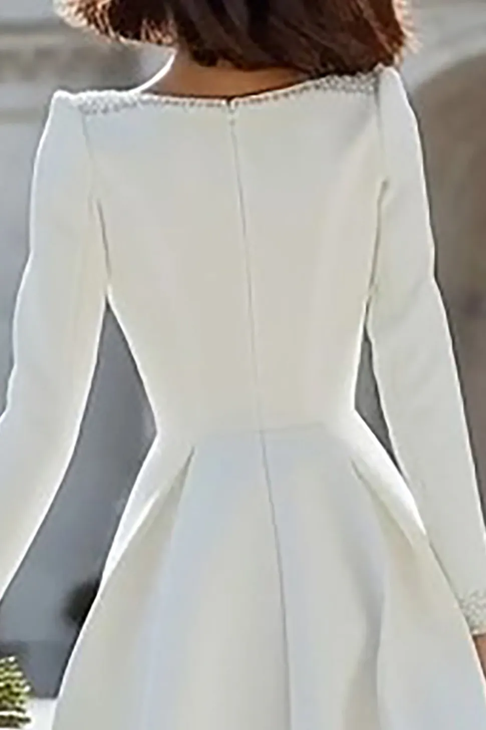 Marfim frisado V pescoço uma linha midi vestido de noivado