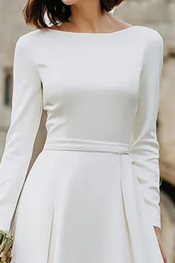 Marfim Uma Linha Bateau Neck Vestido de noivado longo com mangas compridas