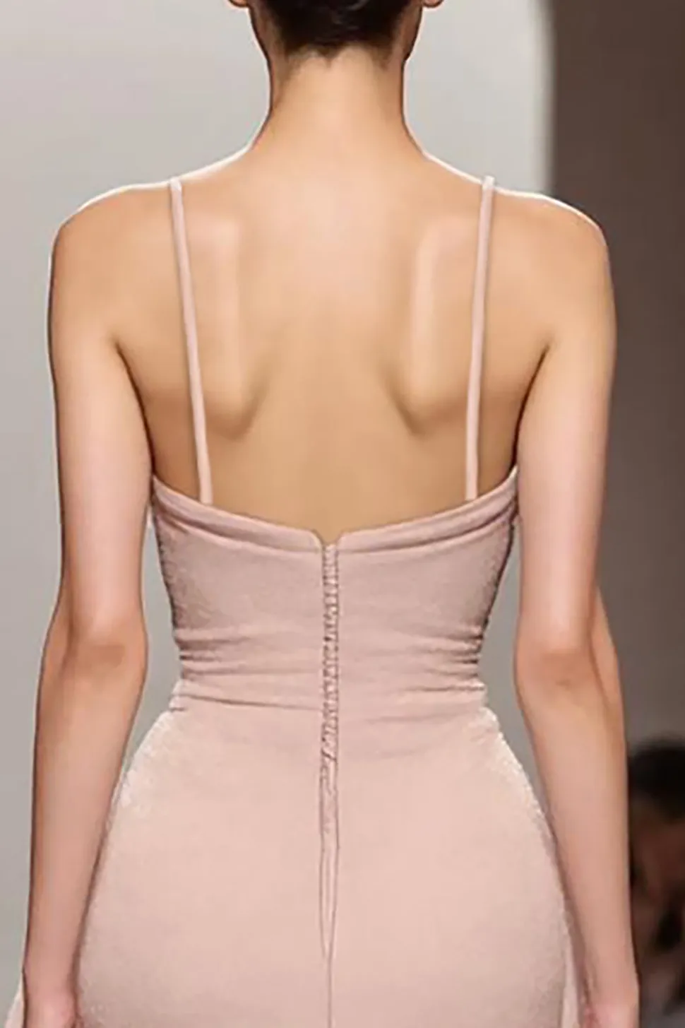 Marfim Uma linha de cetim Ruched espaguete correias longo vestido de noite