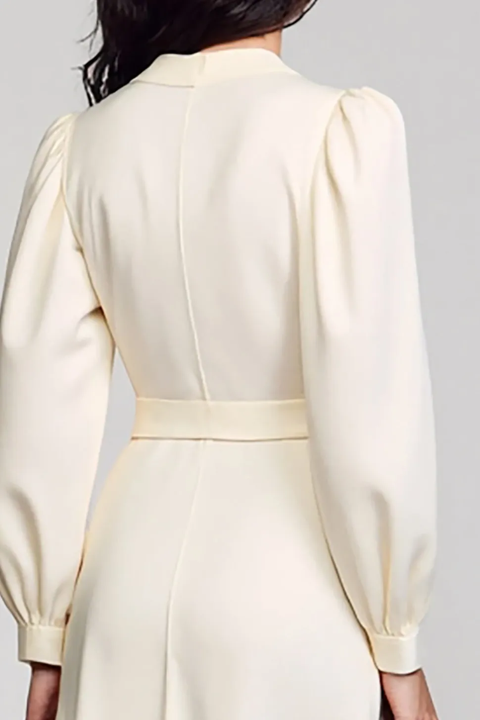 Marfim Uma linha mangas compridas vestido de noiva convidado