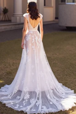Marfim V pescoço uma linha vestido de noiva com renda