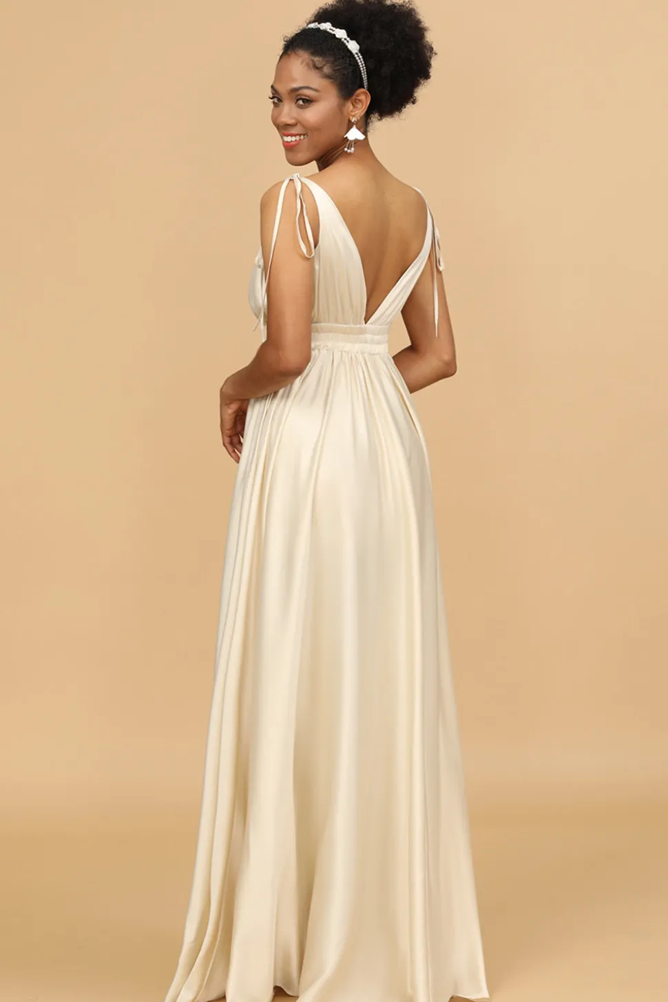 Marfim vestido de dama de honra