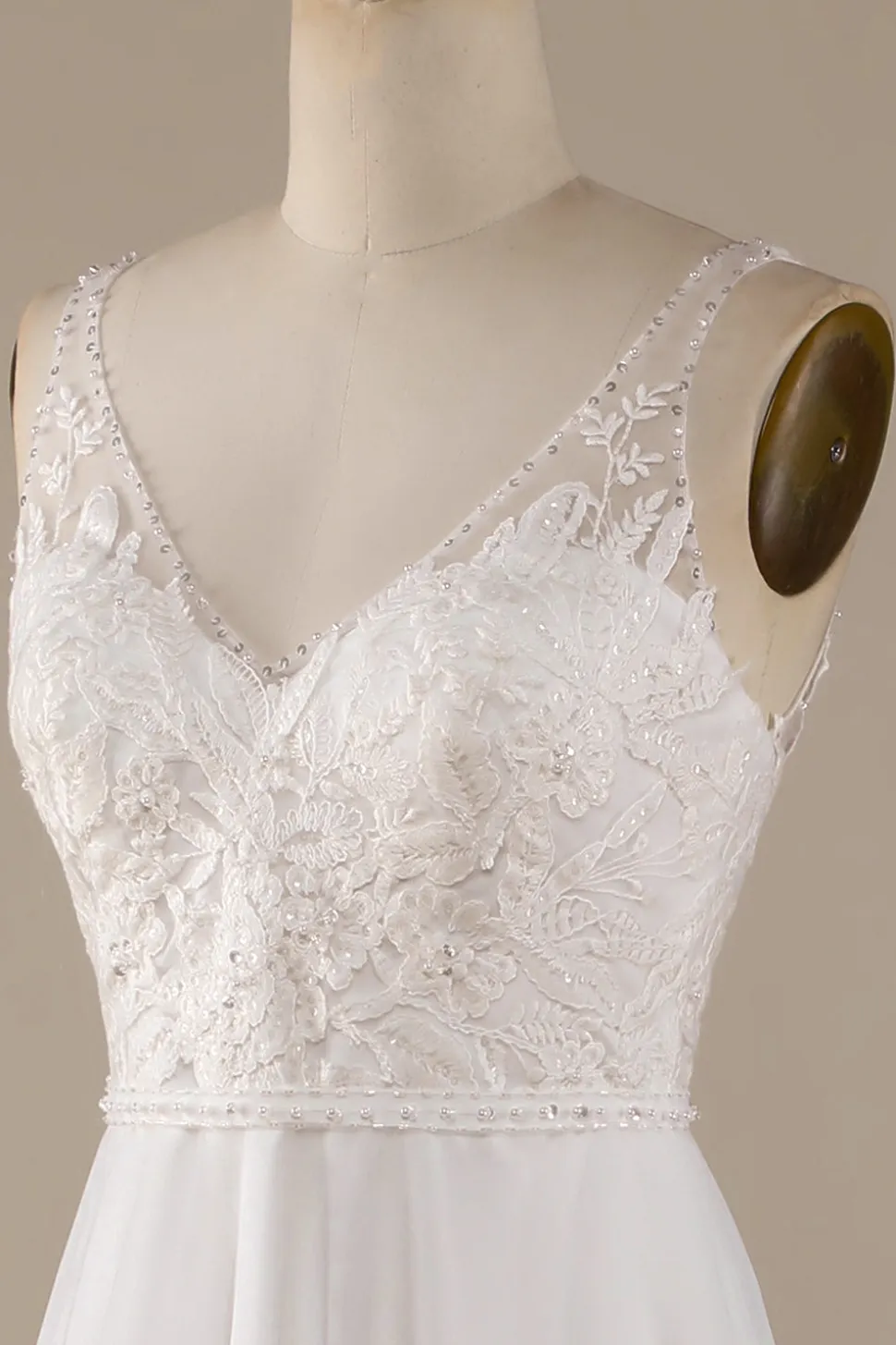 Marfim V-Neck Tule Varredura Trem Vestido de Noiva com Renda
