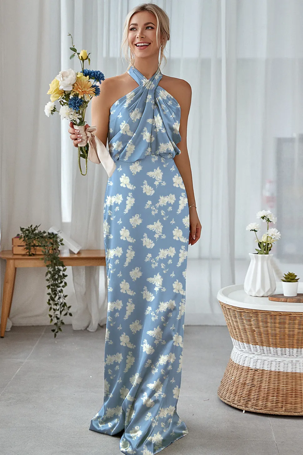 Marinha Bloom Bainha Halter Pescoço Cetim Long Vestido Madrinha
