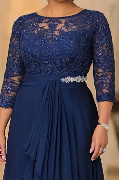 Marinha elegante uma linha de barco pescoço chiffon longa mãe do vestido da noiva com apliques de renda