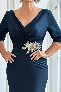 Marinha Stretch cetim V-neck bainha mãe do vestido de noiva com meias mangas