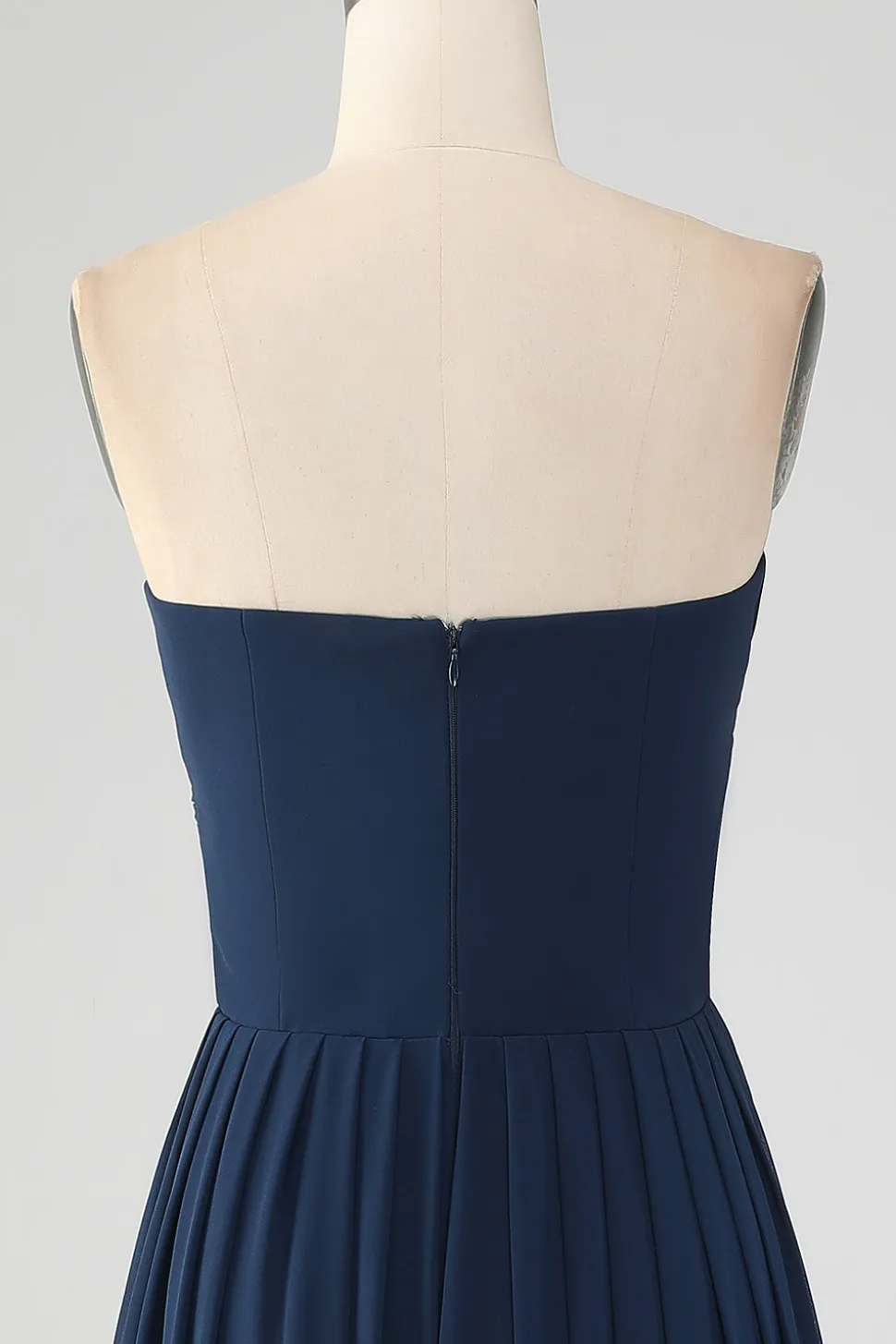 Marinha Uma linha querida plissado longo vestido de dama de honra