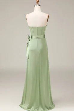 Matcha Espartilho sem alças A-line cetim vestido de dama de honra com fenda