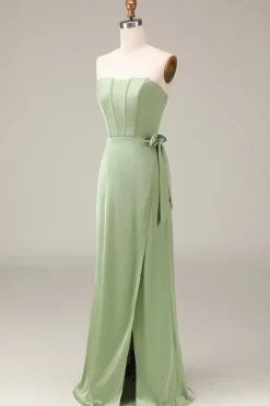 Matcha Espartilho sem alças A-line cetim vestido de dama de honra com fenda