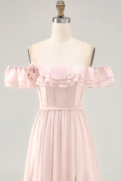 Off The Shoulder Blush babado um vestido de dama de honra linha com fenda