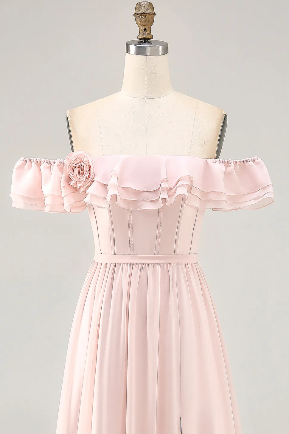 Off The Shoulder Blush babado um vestido de dama de honra linha com fenda