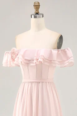 Off The Shoulder Blush babado um vestido de dama de honra linha com fenda
