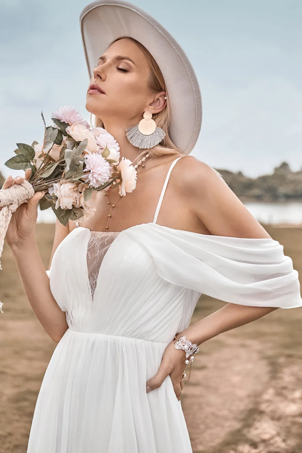 Off The Shoulder Marfim Boho Chiffon Ruched A Line Vestido de Noiva