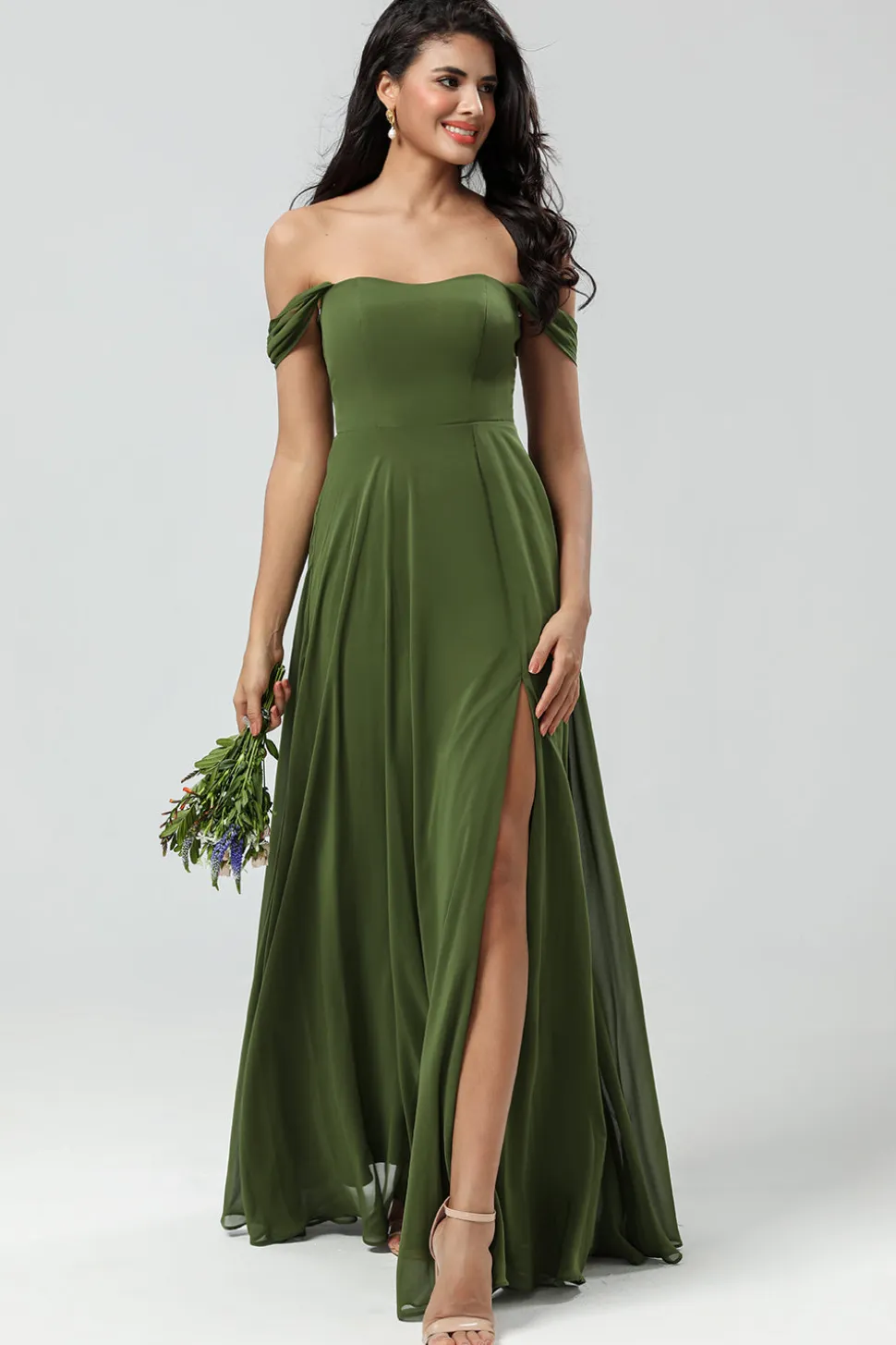 Off The Shoulder Uma linha de vestido de dama de honra de azeitona com fenda