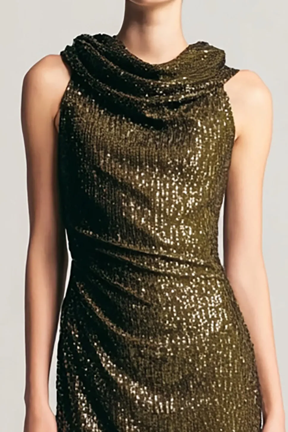 Olive Sequins Cowl Neck Bainha Vestido Formal